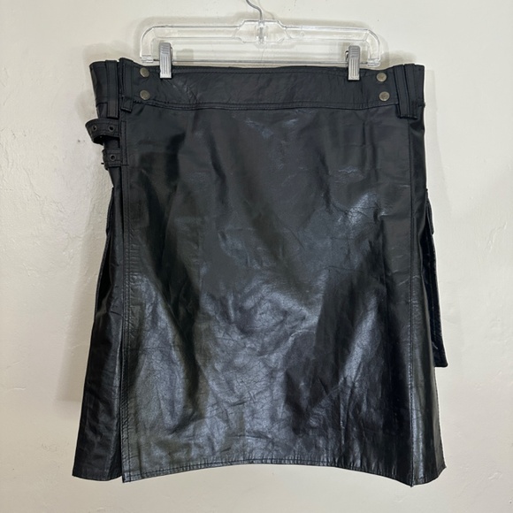 Leather Kilt High end handcrafted in US 40" waist 23" drop hem to waist Buckles - Picture 2 of 7